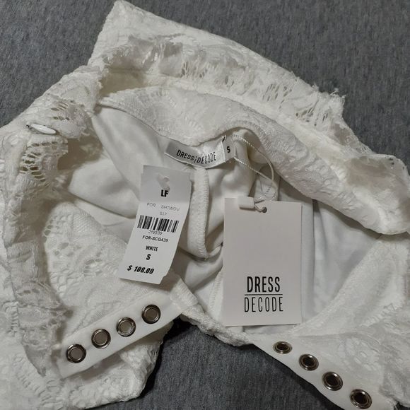 READ LF Dress Decode White Lace, Lace-Up Boho Festival Shorts Small NWT - Picture 2 of 8